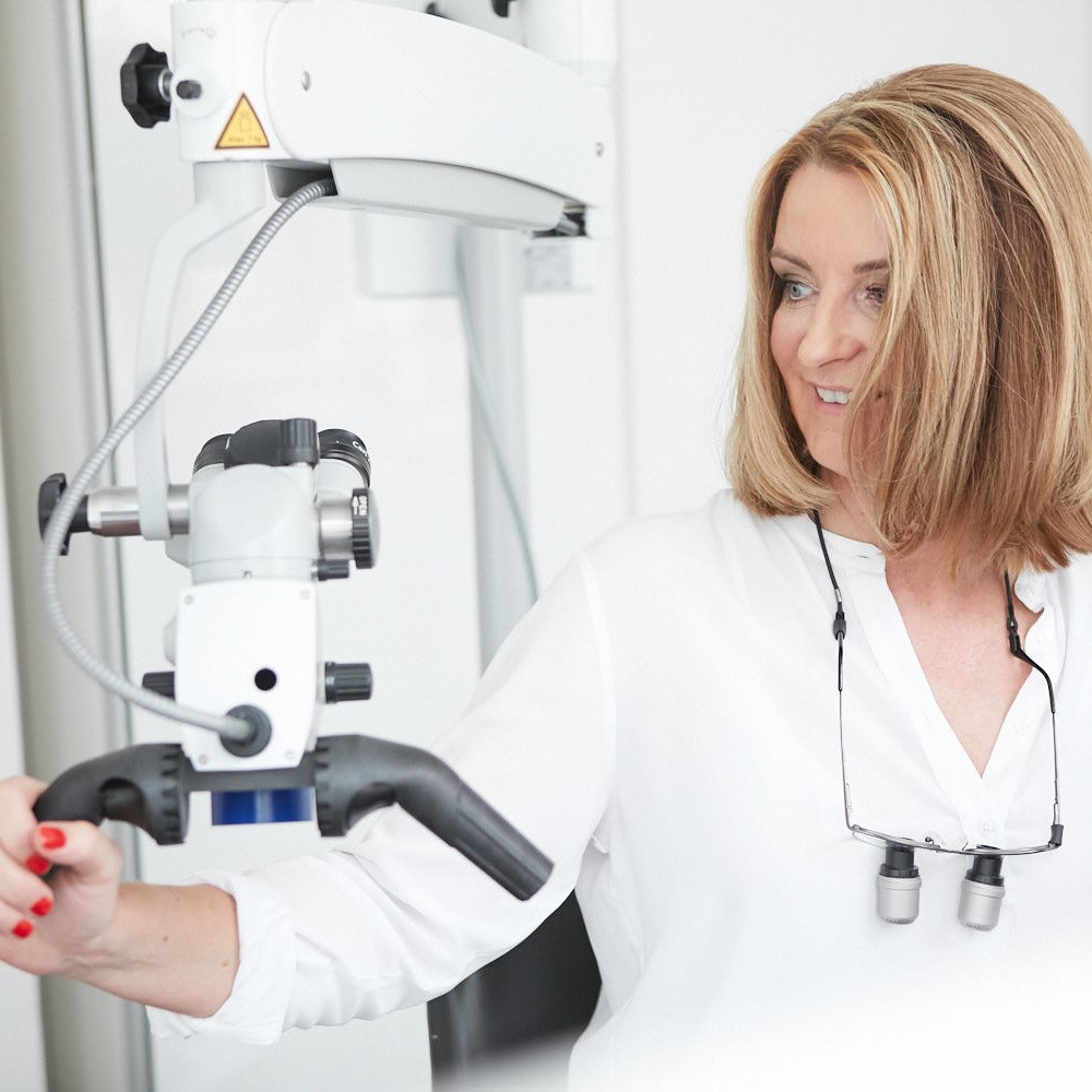 Mikroskopische Endodontie Hamburg bei den Zahnärztinnen am Rathausmarkt