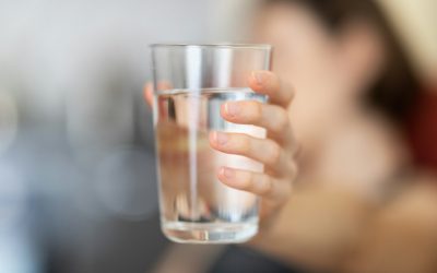 Genug trinken: So bleiben Sie hydriert und schützen Ihre Zähne