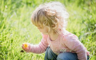 Zahnpflege bei Kleinkindern: Experten-Tipps zu Schnuller, Ernährung und erstem Zahnarztbesuch